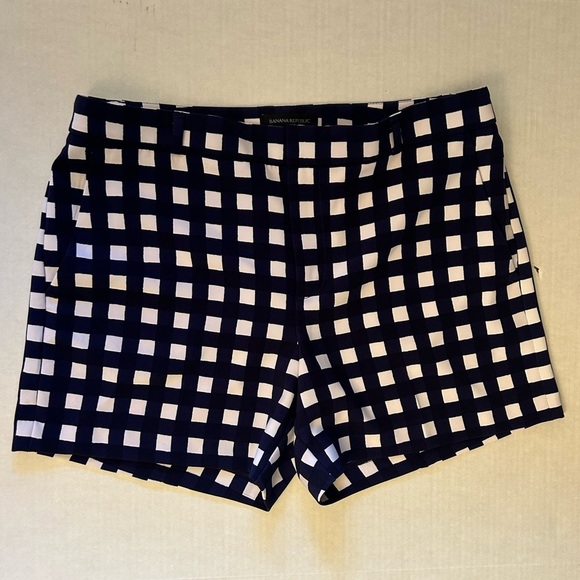 Banana Republic Blue&White Checkerd gingham casual flat front shorts Sz-10. T11 - Picture 2 of 11